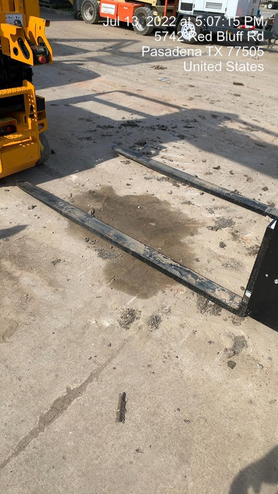 2022 ARROW MATERIAL HANDLING 60" Pallet Forks - Arrow