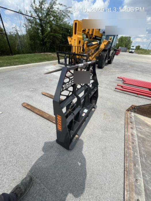 2022 PALADIN 48" Pallet Forks - Paladin
