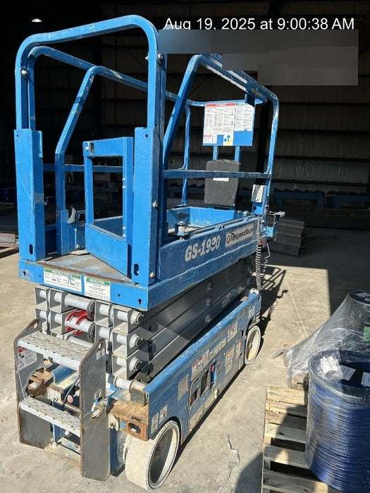 2020 Genie GS-1930 Solid Non Marking Tires, Beacon, Folding rails with half height swing gate