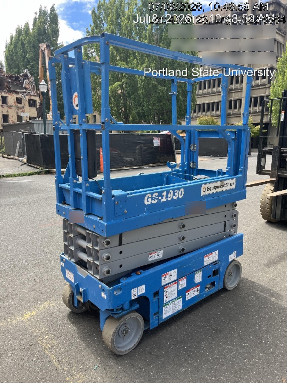 2020 Genie GS-1930 Solid Non Marking Tires, Beacon, Folding rails with half height swing gate, 800W Inverter