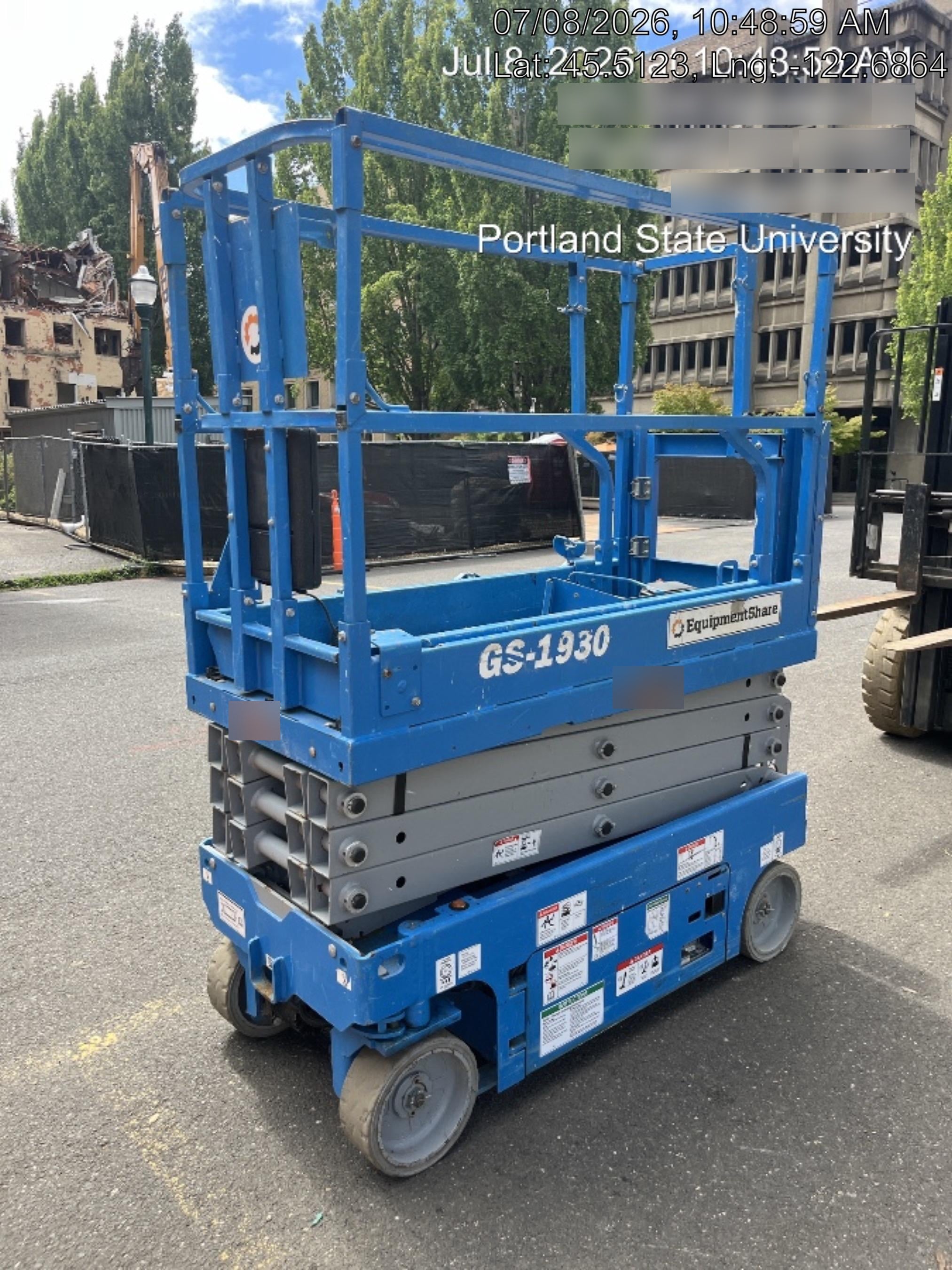 2020 Genie GS-1930 Solid Non Marking Tires, Beacon, Folding rails with half height swing gate, 800W Inverter