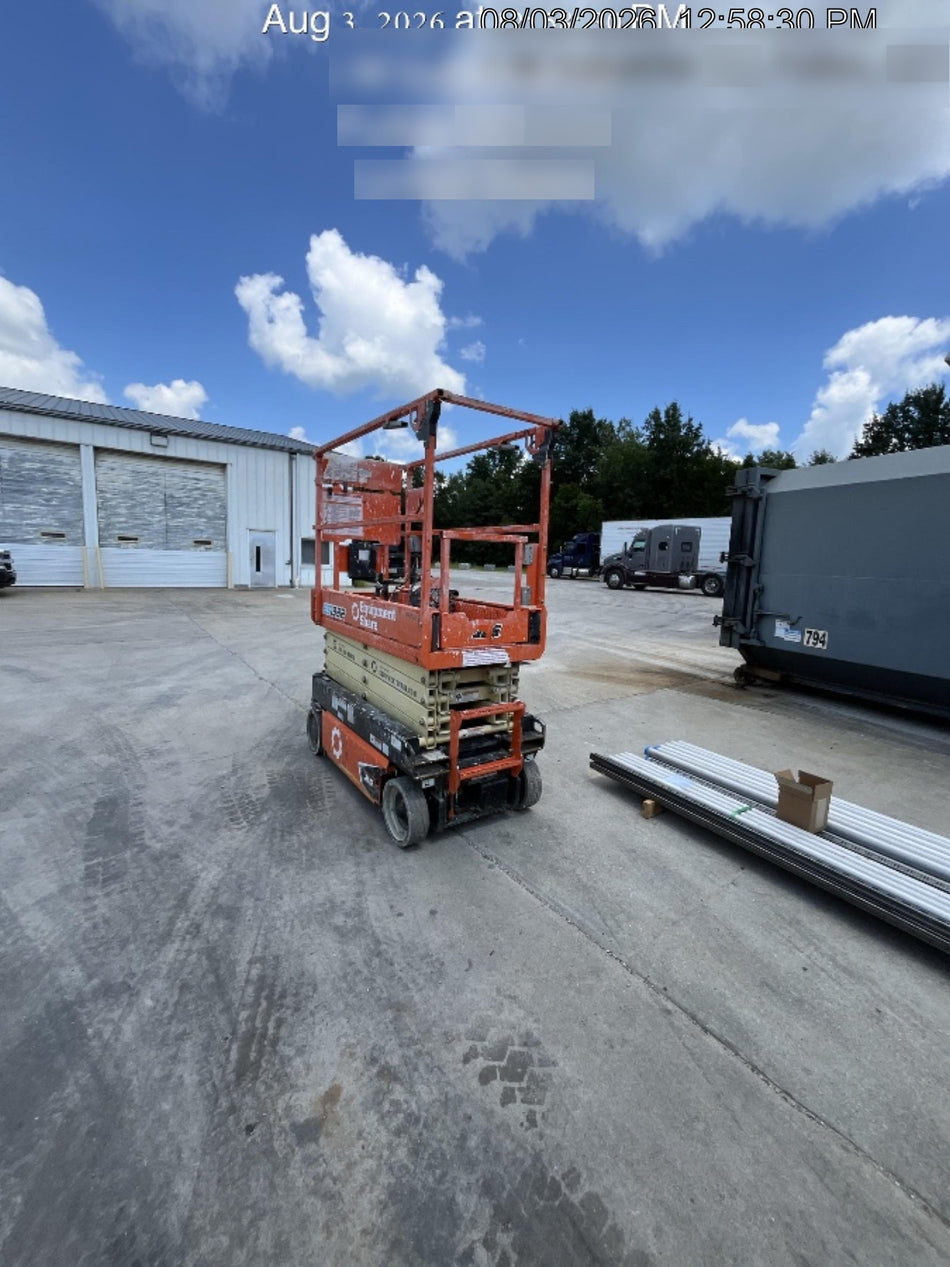 2023 JLG ES1932