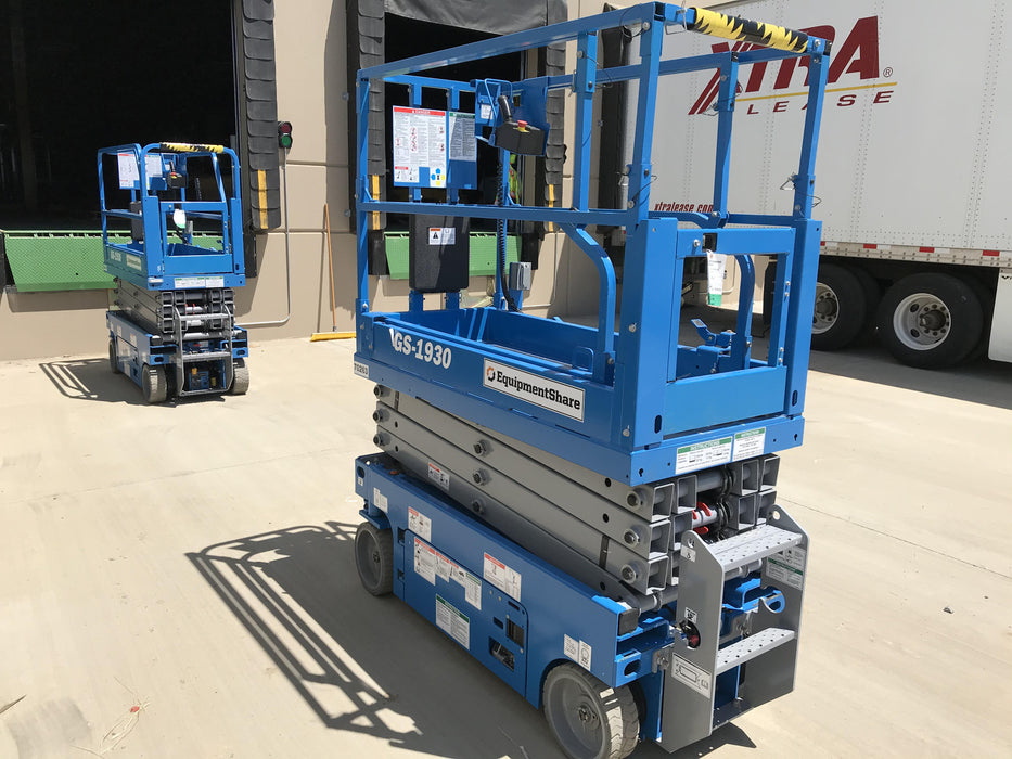 2020 Genie GS-1930 Solid Non Marking Tires, Beacon, Folding rails with half height swing gate, 800W Inverter