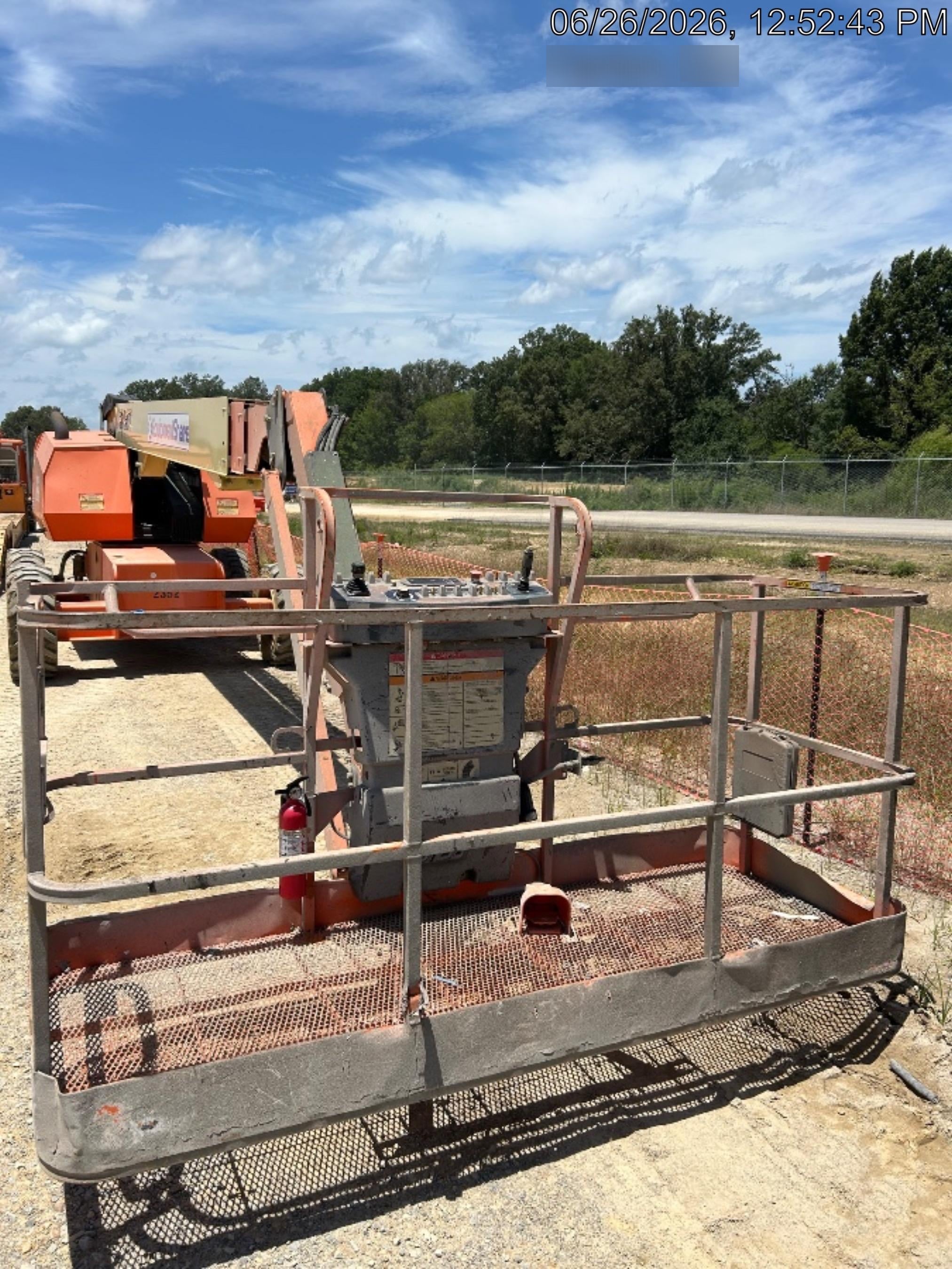 2017 JLG 660SJ