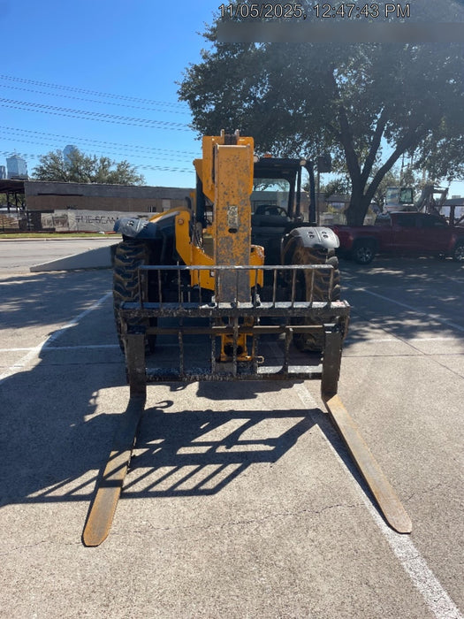 2019 JCB 509-42 Open ROPS, 74 HP, Solid Tires, Worklights, Beacon, Aux Hydraulics, Lifting Eye 66" Carriage/60" Forks