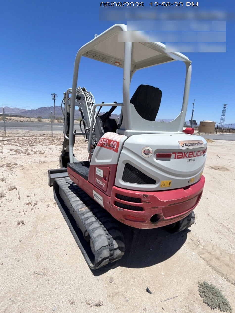 2022 TAKEUCHI TB235-2R