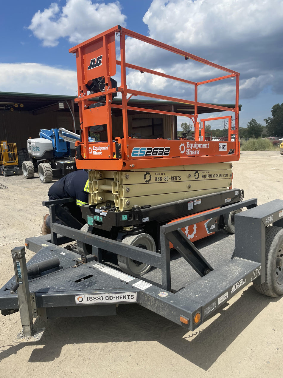 2022 JLG ES2632