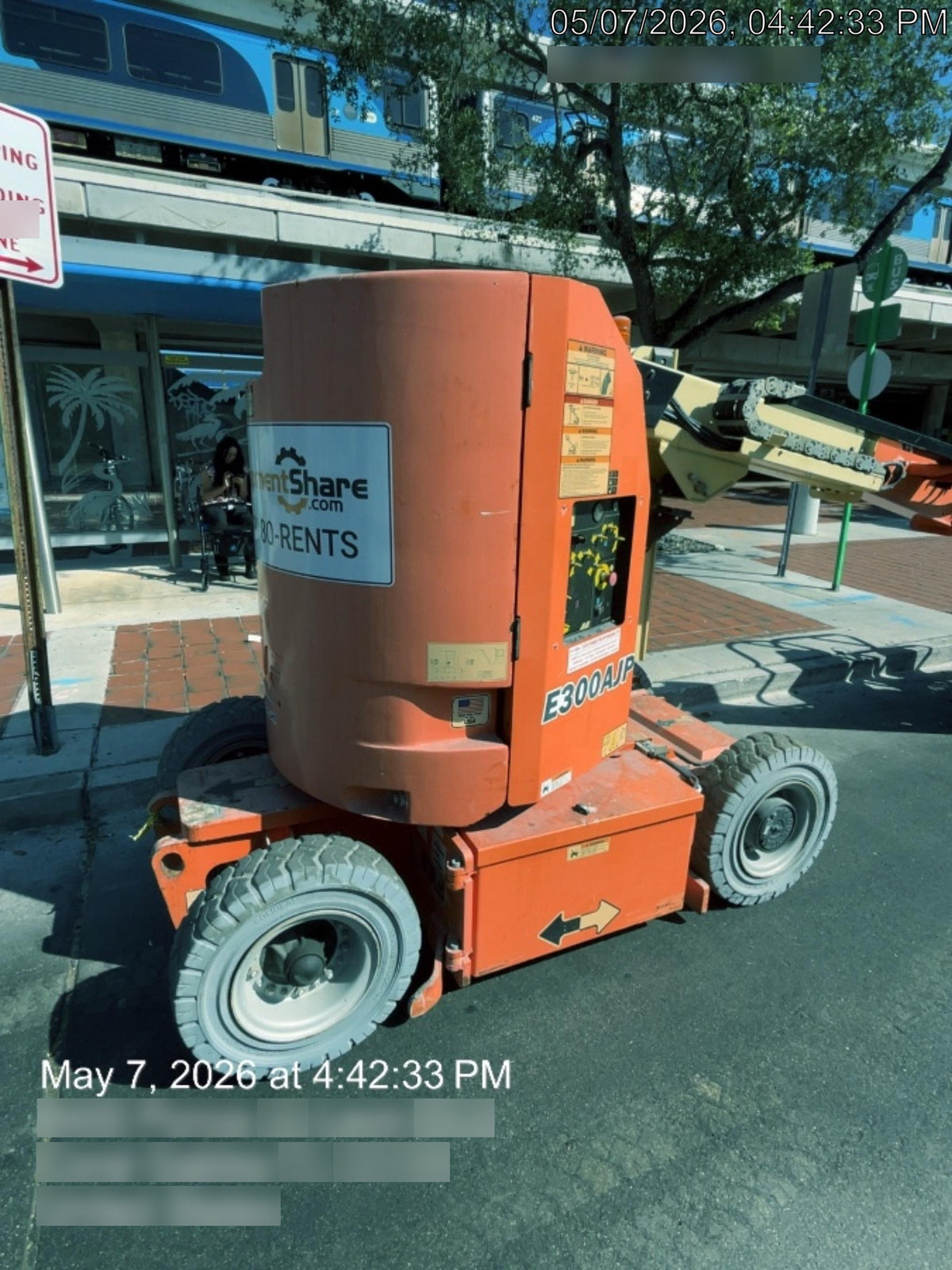 2019 JLG E300AJP