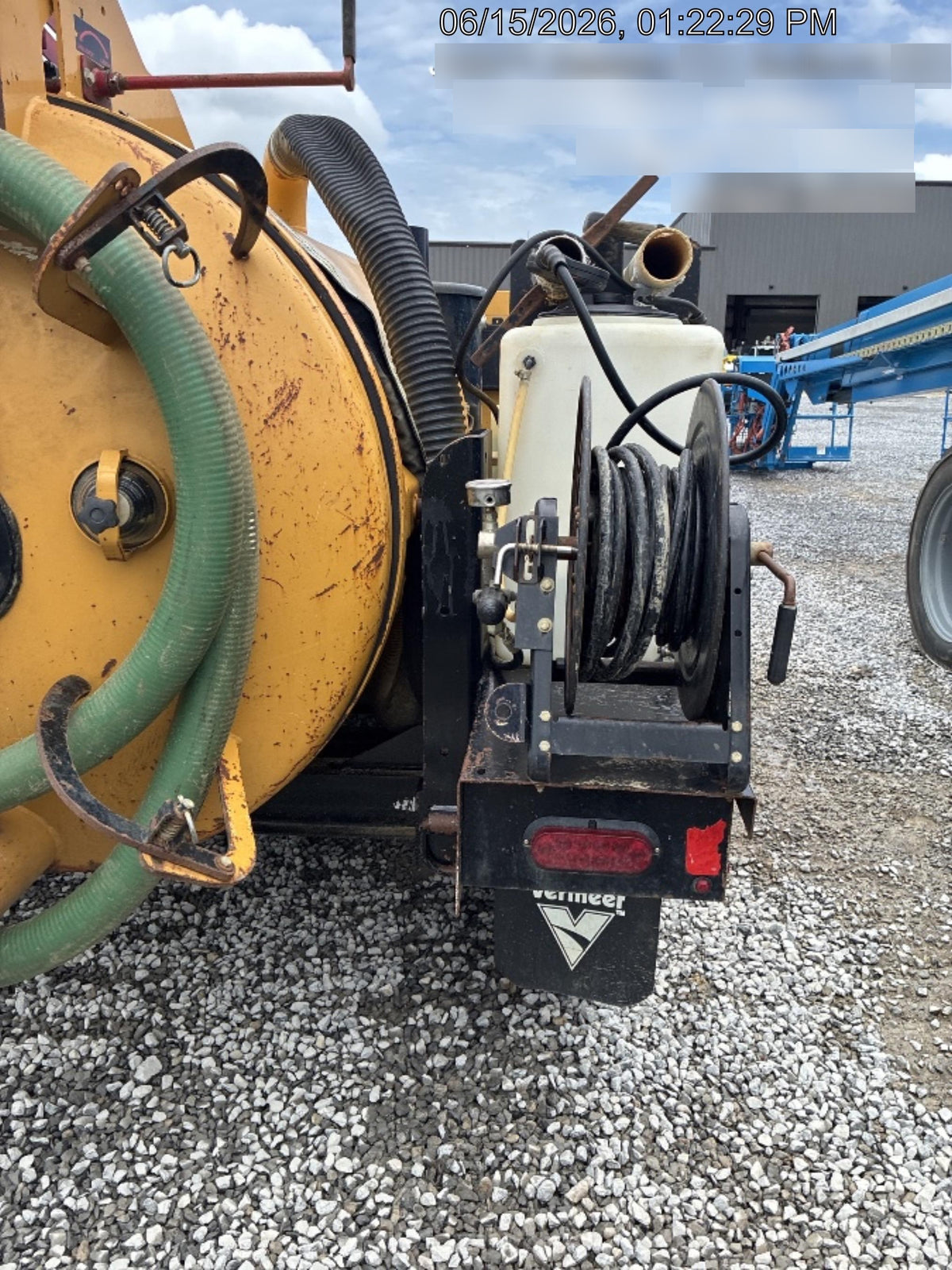 2021 Vac-Tron LP573XDT T4 Koehler Diesel Engine, 500 Gallon Debris Tank, x2 100 Gallon Water Tanks