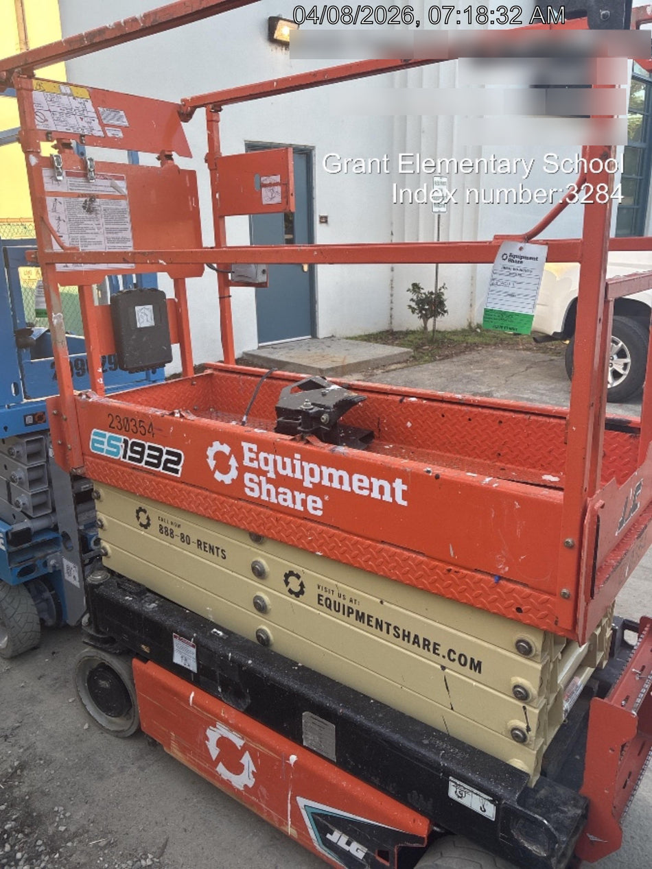 2022 JLG ES1932