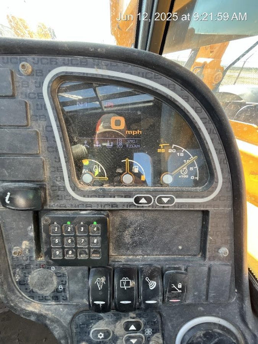 2020 JCB 510-56 Cab/Heat/Air, 74 HP, Solid Tires, STD Worklight, Beacon, Aux Hydraulics, Lifting Eye, Back up Alarm w/66" Carriage/60" Forks