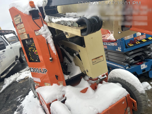 2019 JLG E300AJP
