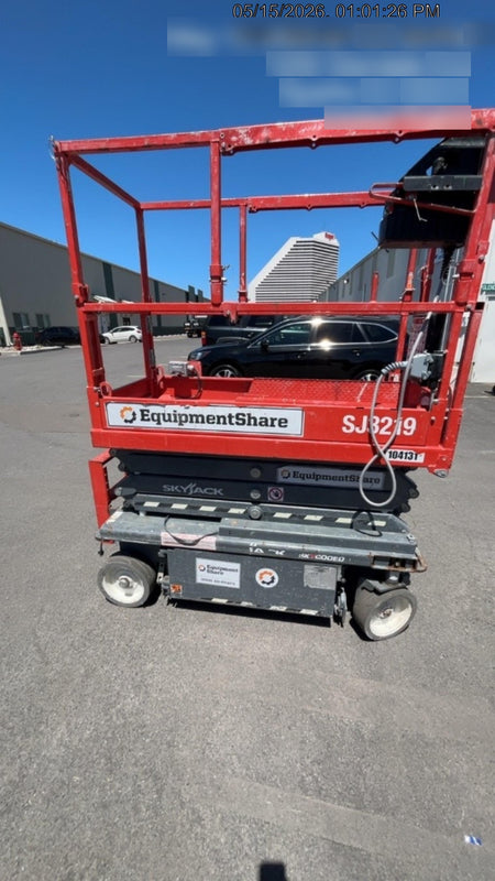 2020 Skyjack SJIII-3219 Solid NM Tires, Half height spring hinged entry gate, Dual Beacons, 800W Inverter