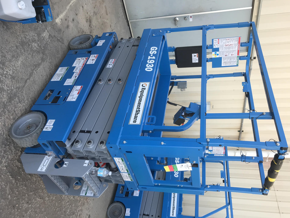 2020 Genie GS-1930 Solid Non Marking Tires, Beacon, Folding rails with half height swing gate