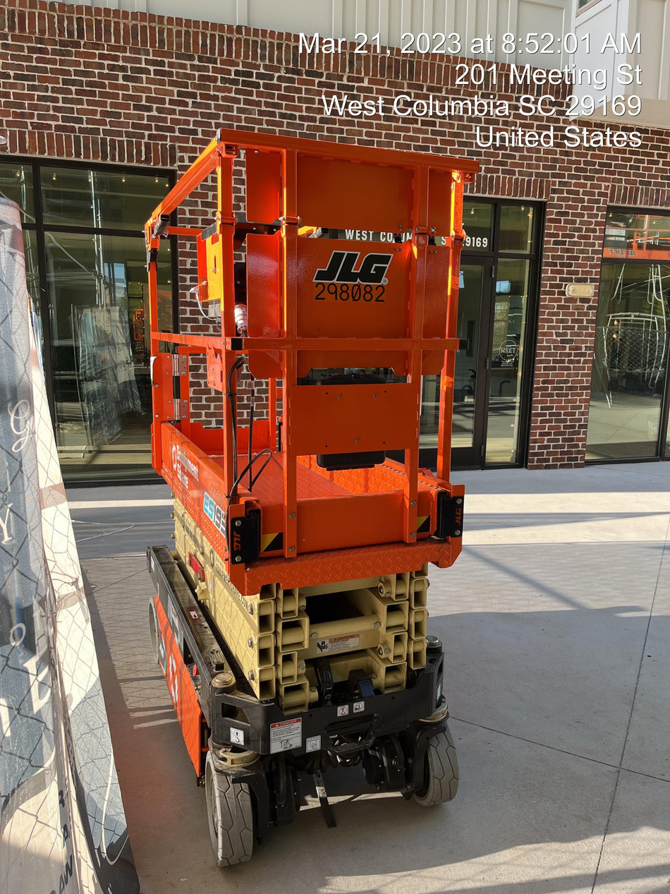 2023 JLG ES1932