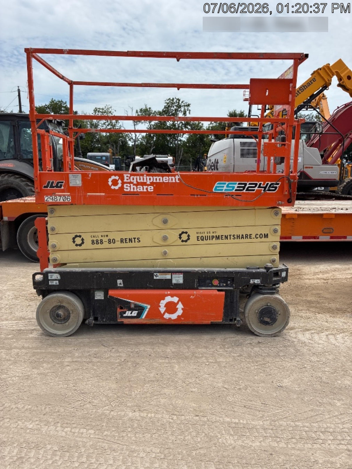 2023 JLG ES3246