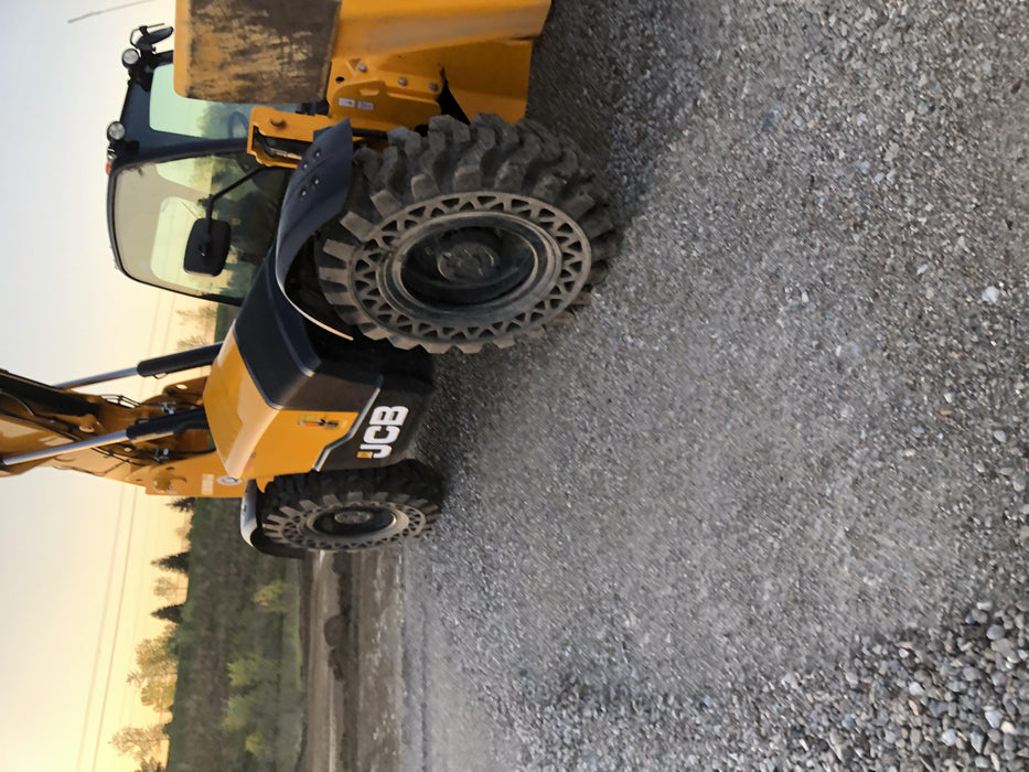 2020 JCB 510-56 Cab/Heat/Air, 74 HP, Solid Tires, STD Worklight, Beacon, Aux Hydraulics, Lifting Eye, Back up Alarm w/66" Carriage/60" Forks