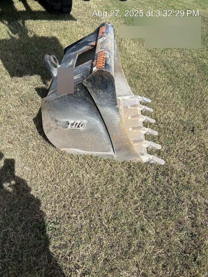2025 TAKEUCHI 36" Bucket - Takeuchi