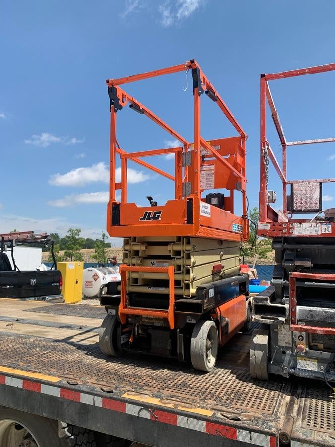 2021 JLG ES1932