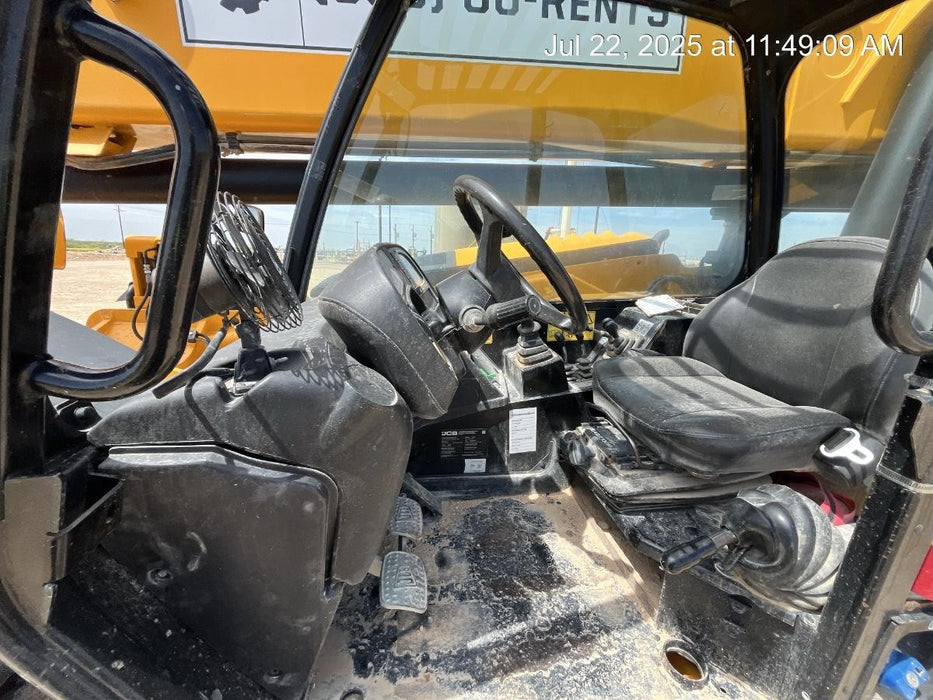 2019 JCB 512-56 Canopy, 109 HP, Solid Tires, STD Worklight, Beacon, Aux Hydraulics, Lifting Eye, Back up Alarm w/66" Carriage/60" Forks