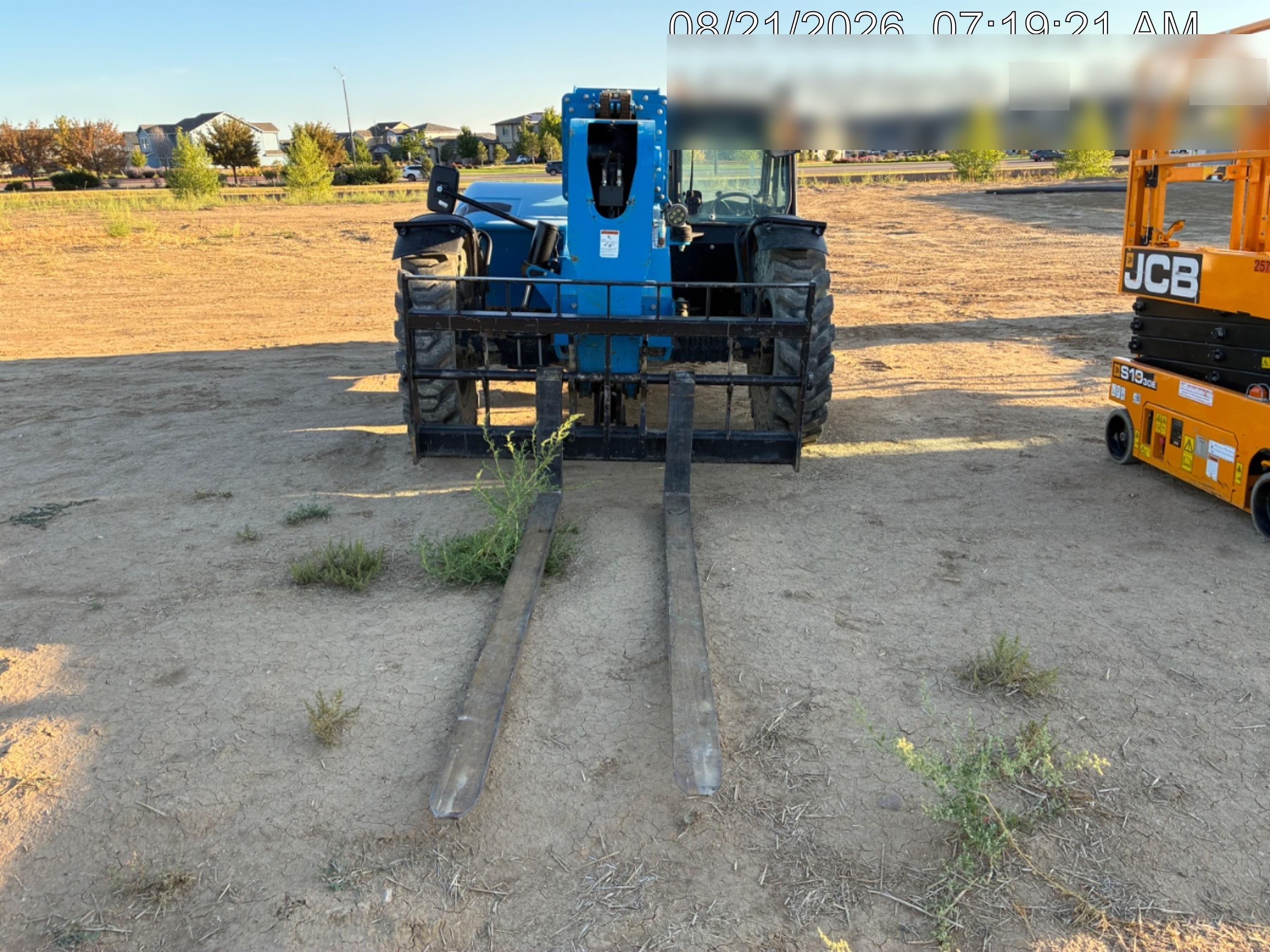 2018 Genie GTH-844 Genie GTH-844 w/Enclosed Cab w/HVAC, Work Lights, Solid Tires, Beacon, 60" Carriage and Forks