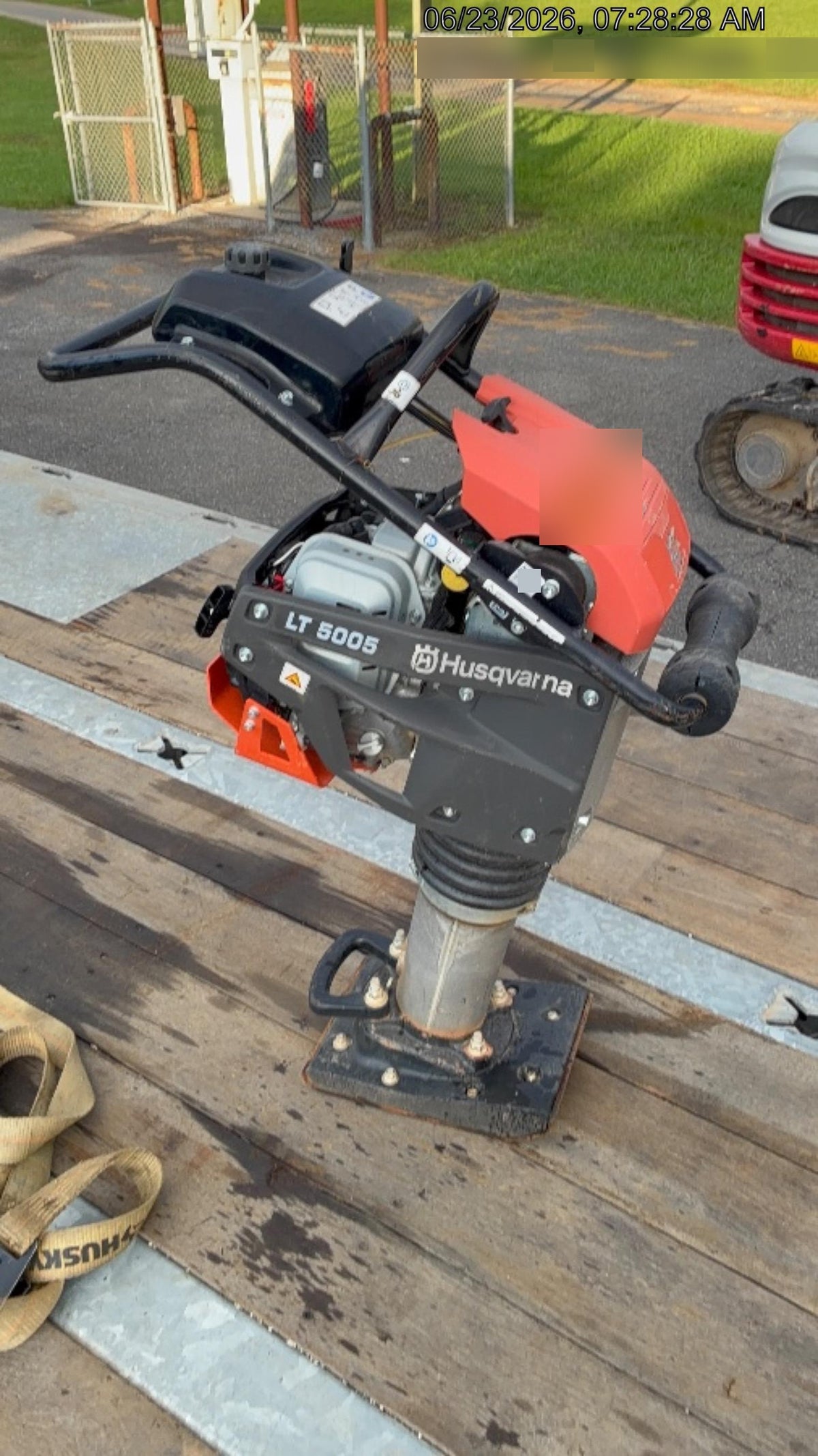 2025 HUSQVARNA LT5005