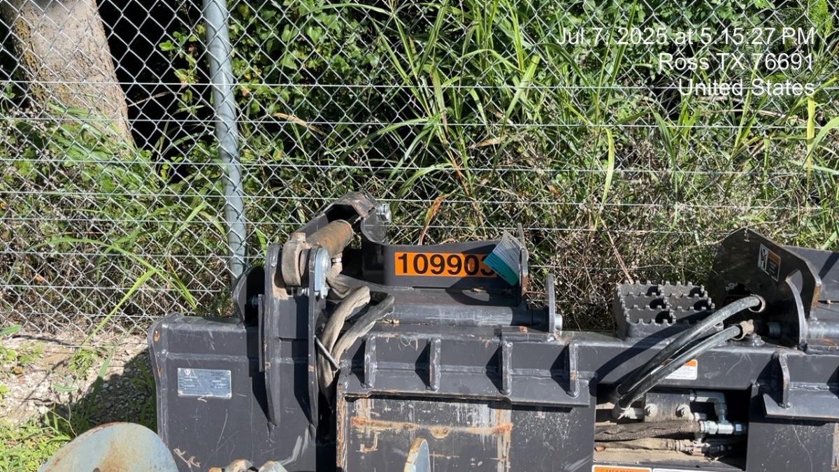 2020 PALADIN 72" Scrap Grapple Bucket - Paladin