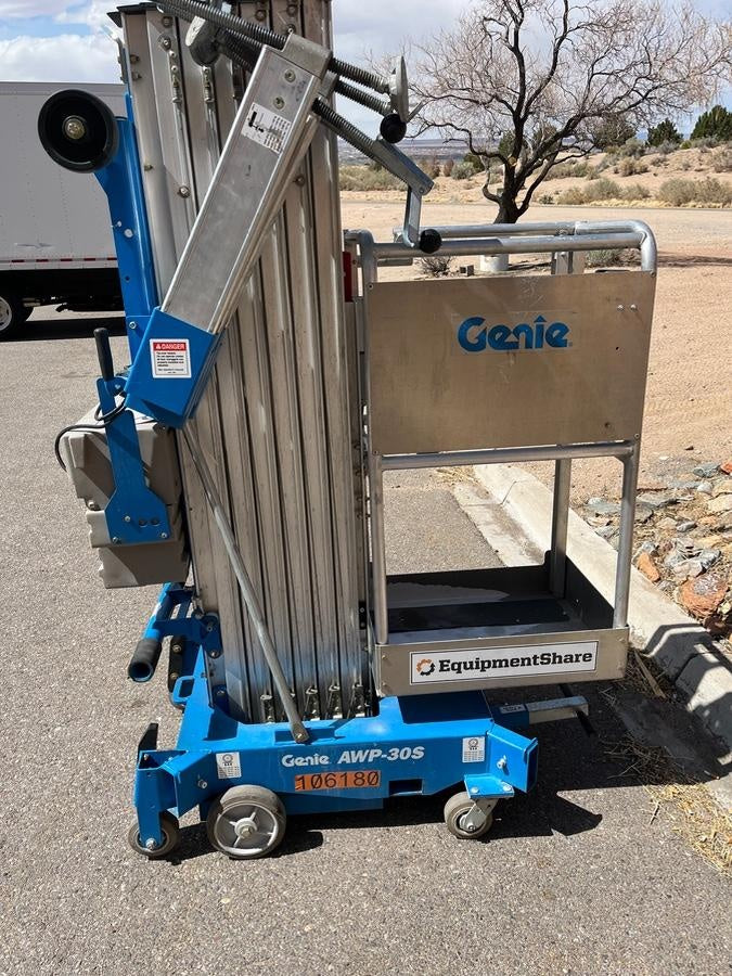 2020 GENIE AWP-30S