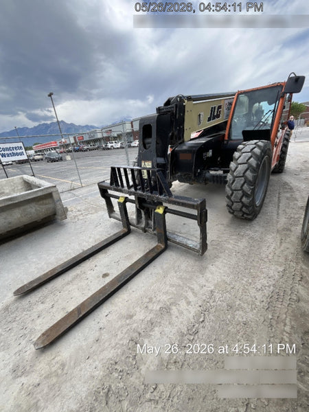 2017 JLG 742