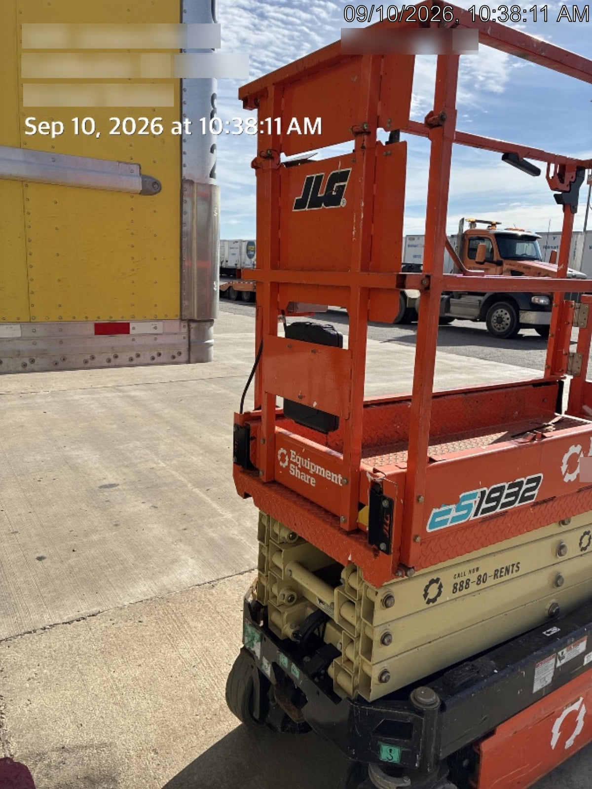2022 JLG ES1932