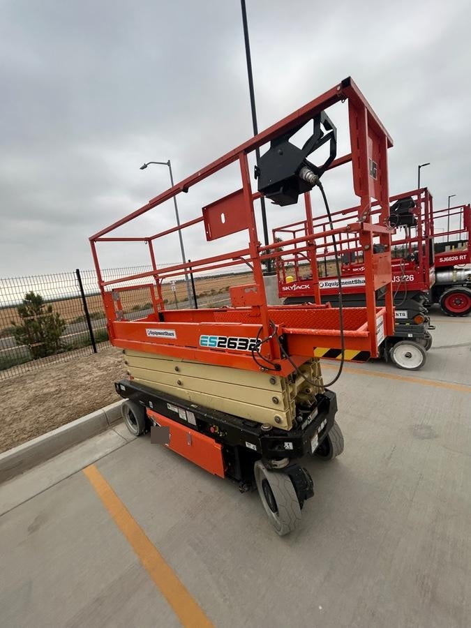 2022 JLG ES2632