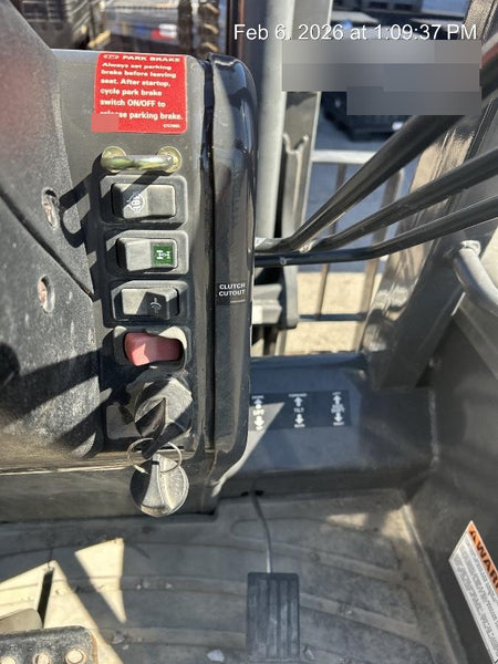 2023 CASE 588H