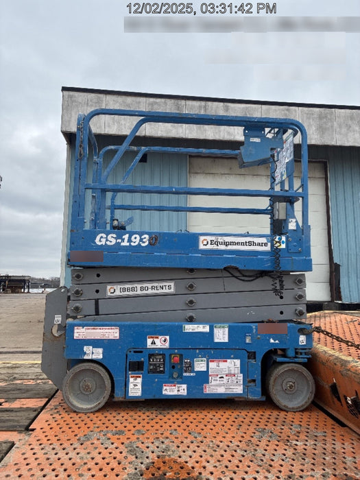 2019 Genie GS-1930 Fixed Rails with Chain Entry