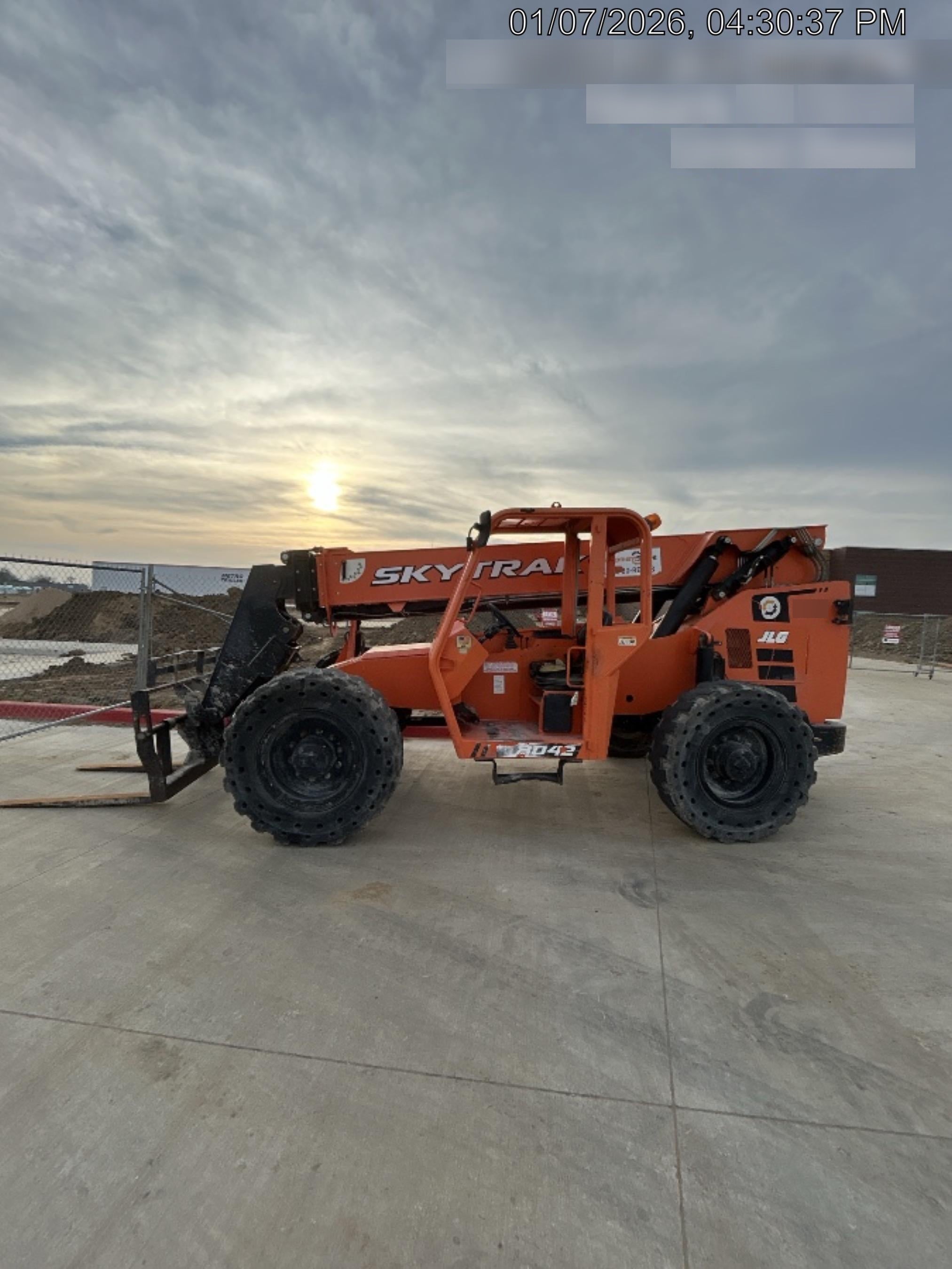 2018 Skytrak 8042 Skytrak 8042 , Canopy, 74hp Engine, Carriage 60", Forks 48" ,Worklights, Beacon, Pneumatic Tires, Freight