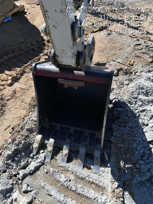 2025 TAKEUCHI 24" Bucket Takeuchi