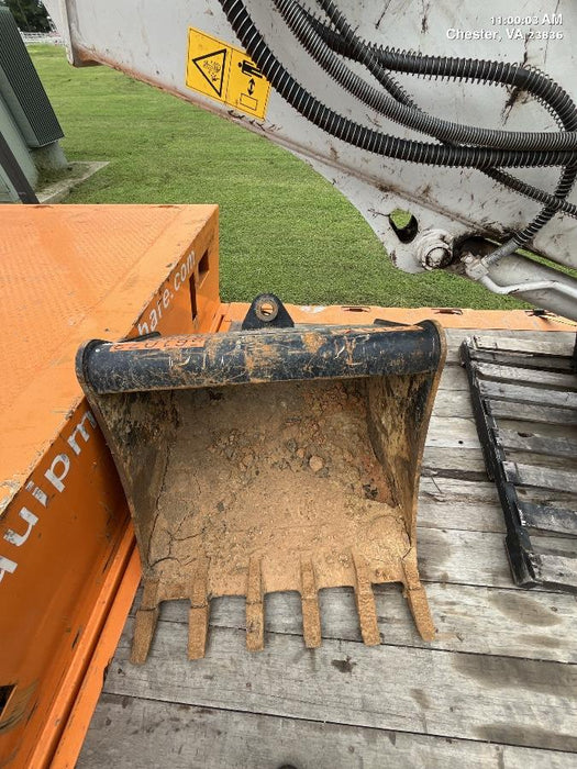 2025 TAKEUCHI 36" Bucket - Takeuchi