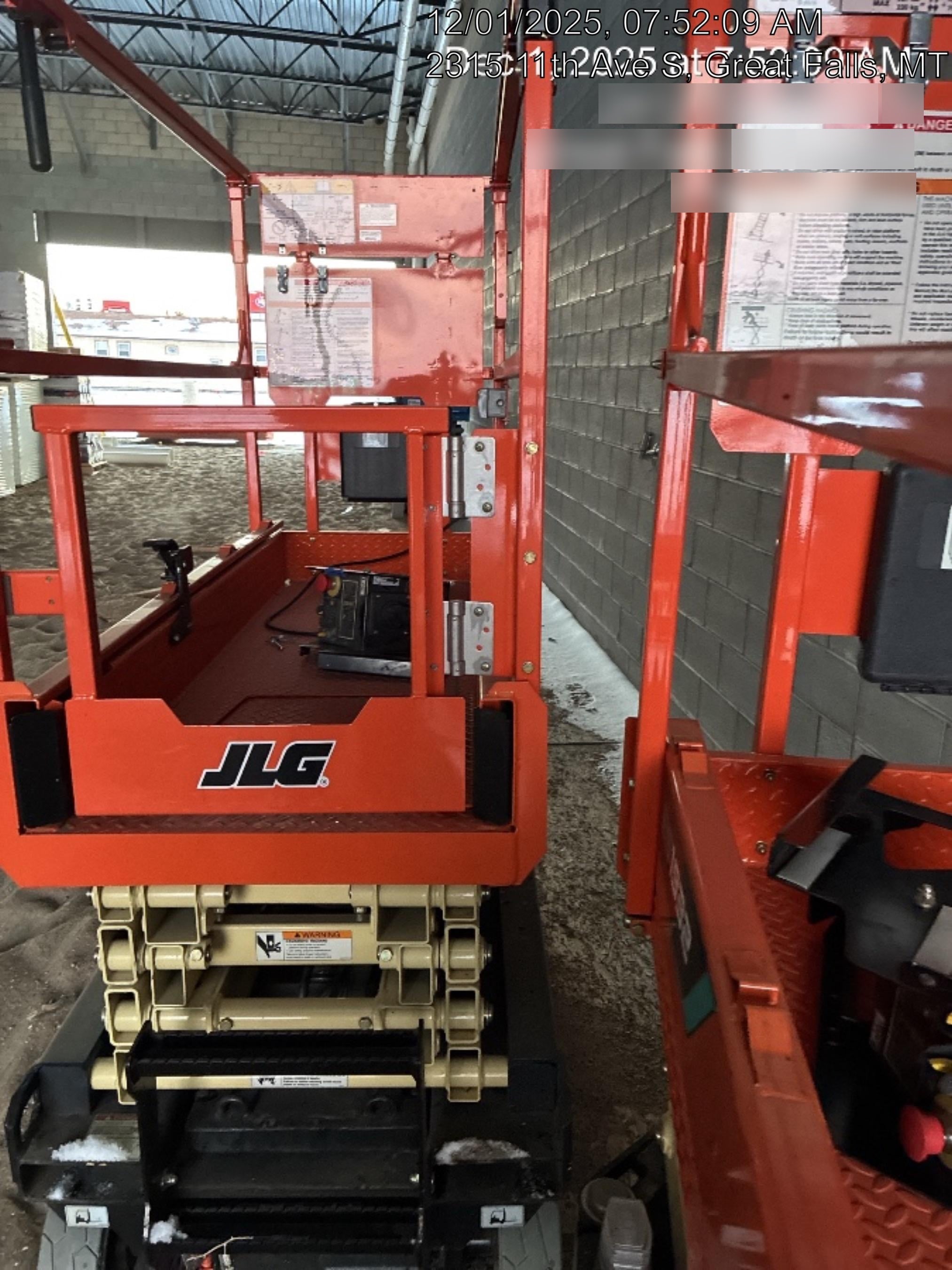 2025 JLG ES1932