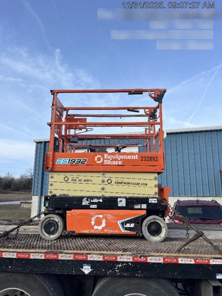 2022 JLG ES1932