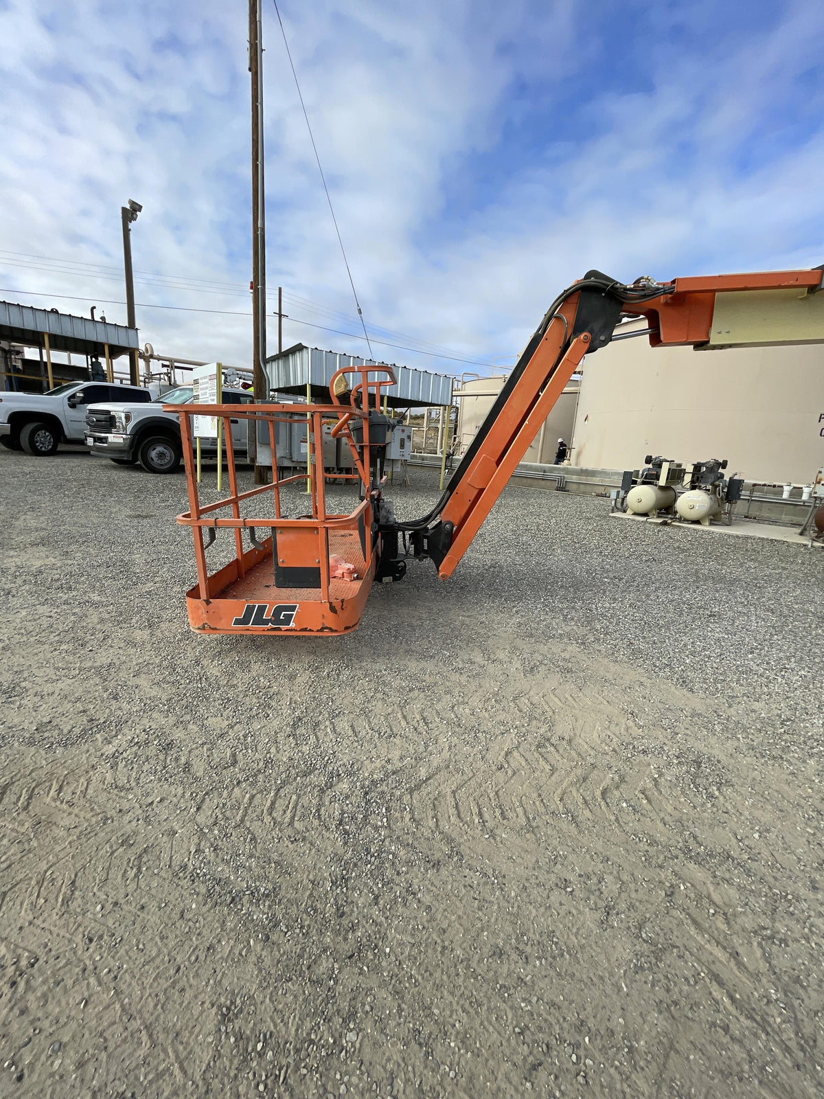 2020 JLG 800AJ