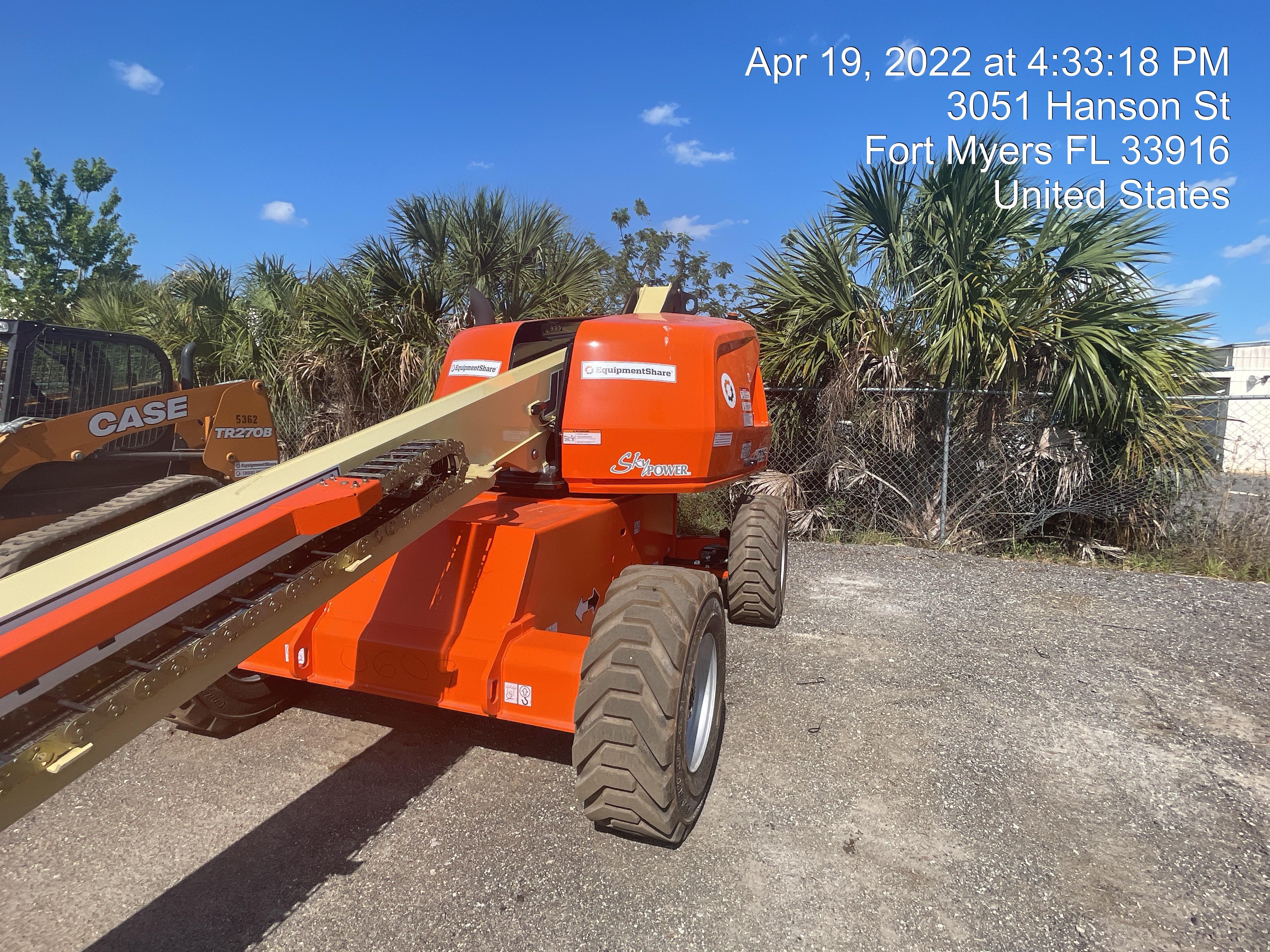 2022 JLG 400S