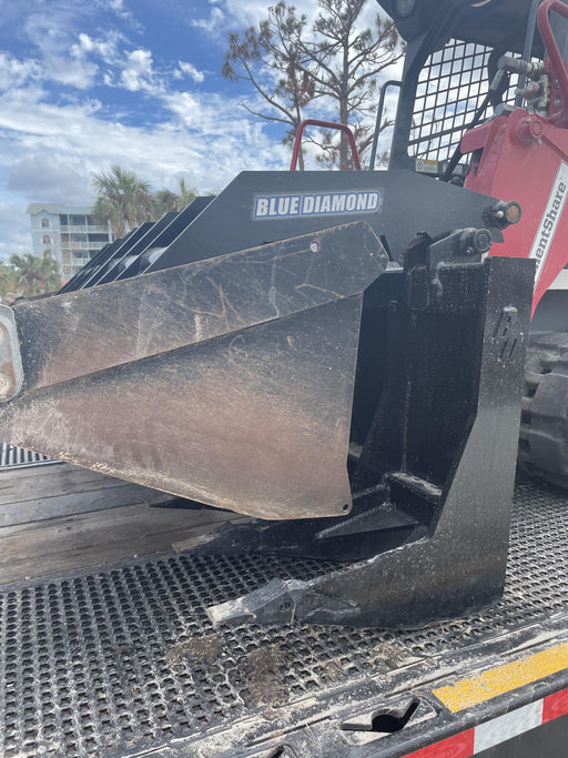 2022 BLUE DIAMOND 106525