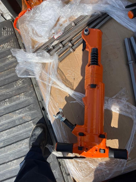 2023 MICHIGAN PNEUMATIC ES-TPB90-118-TRACKER