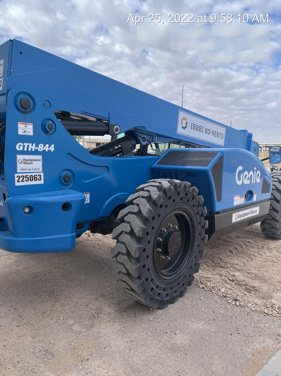 2022 GENIE GTH-844