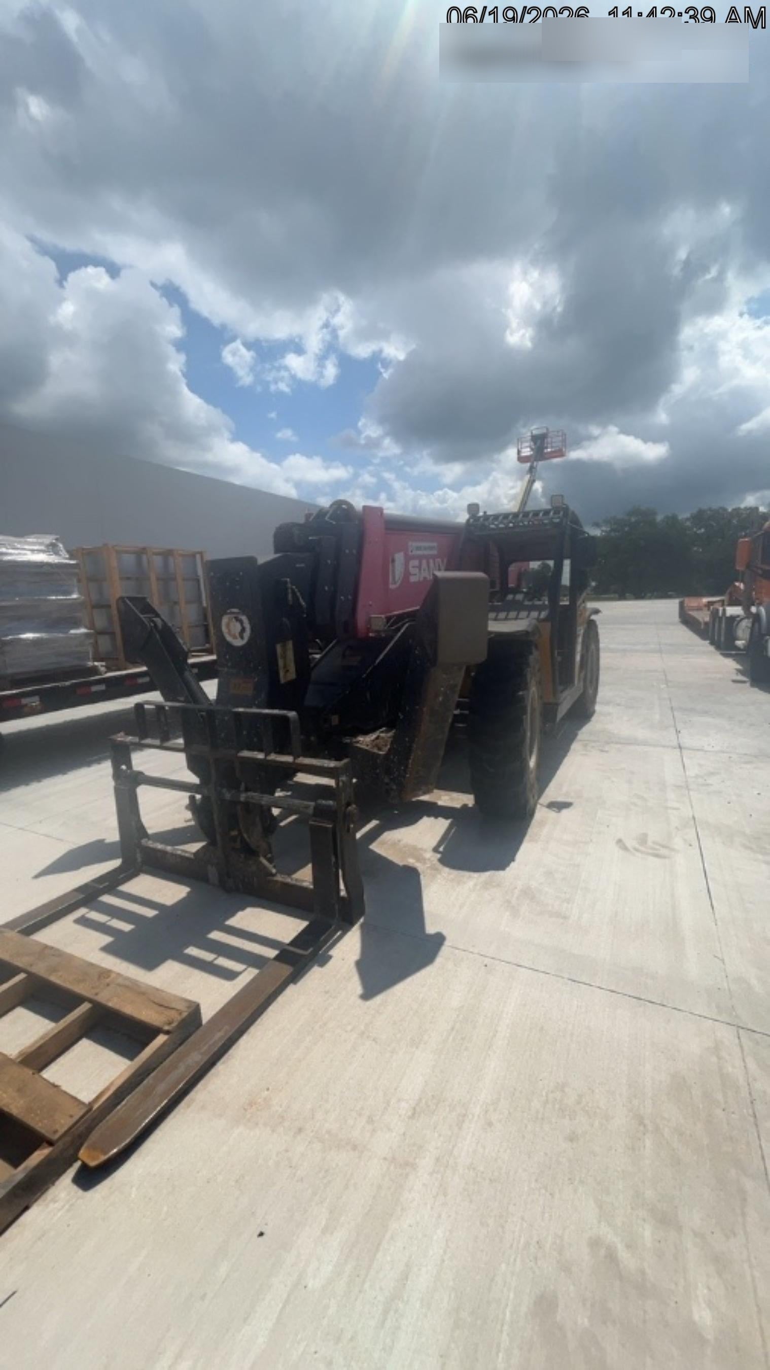 2020 SANY STH1056