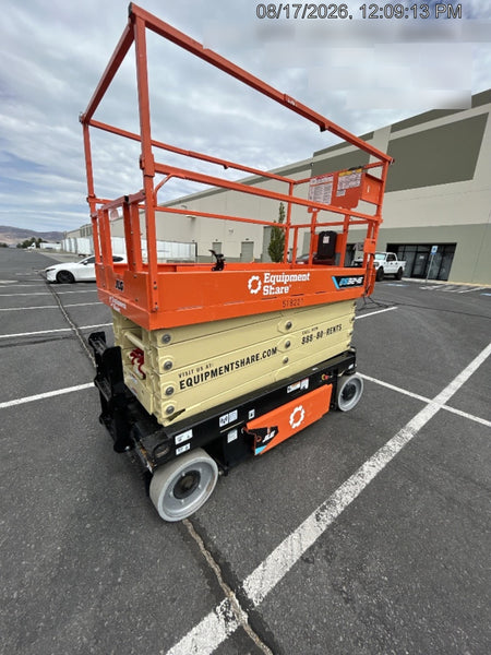 2025 JLG ES3246