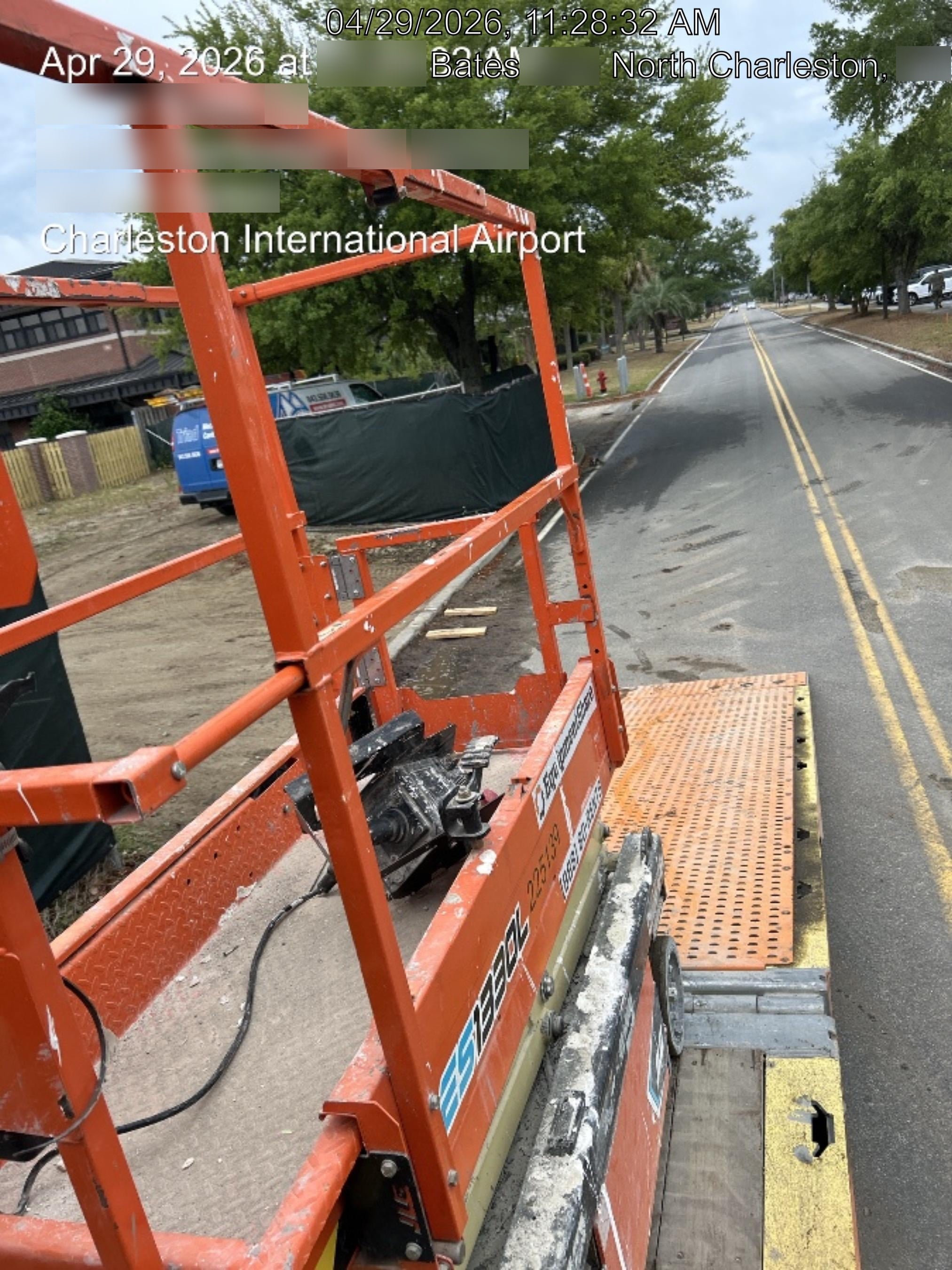 2022 JLG ES1330L