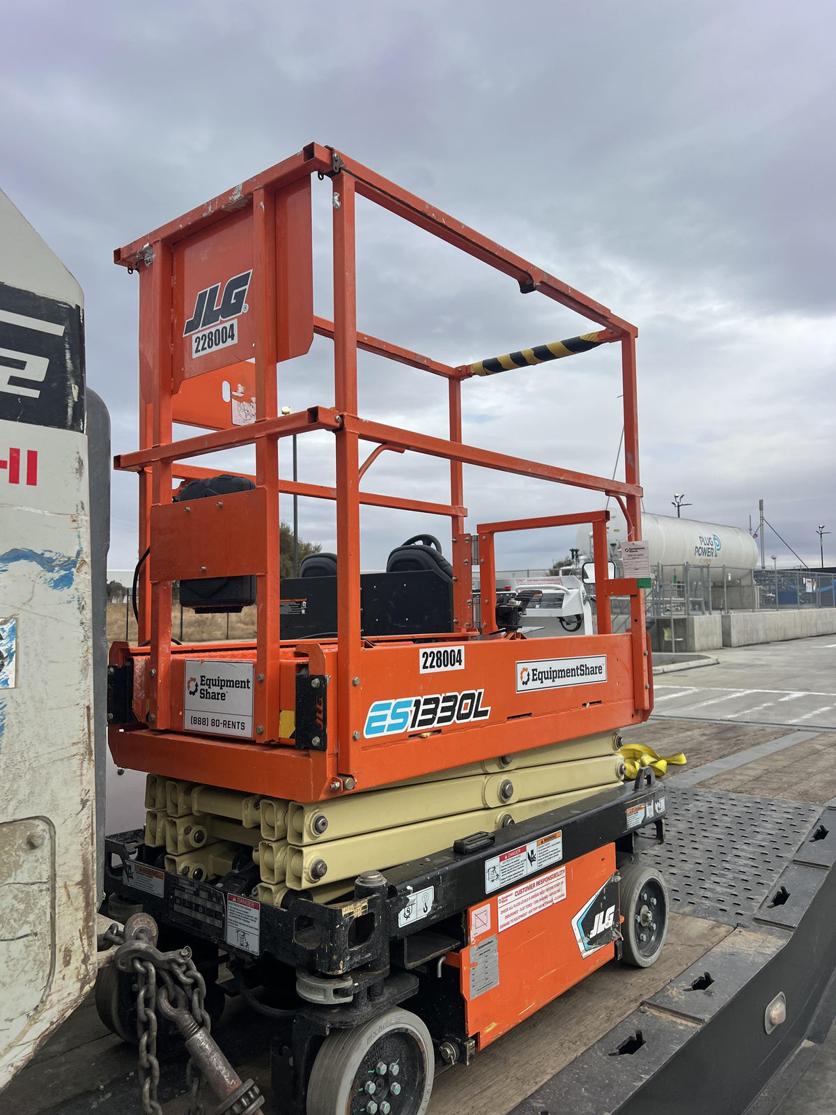 2022 JLG ES1330L