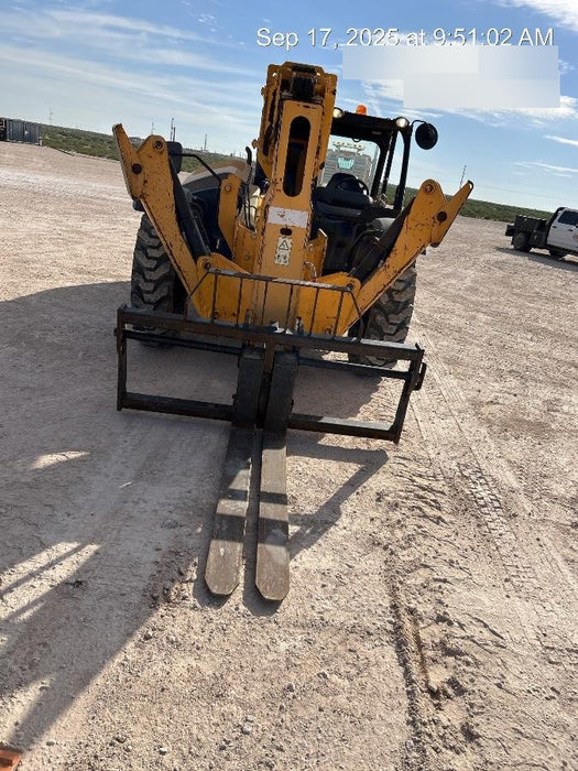2020 JCB 512-56 Canopy, 74 HP, Solid Tires, STD Worklight, Beacon, Aux Hydraulics, Lifting Eye, Backup Alarm w/66" Carriage, 60" Forks