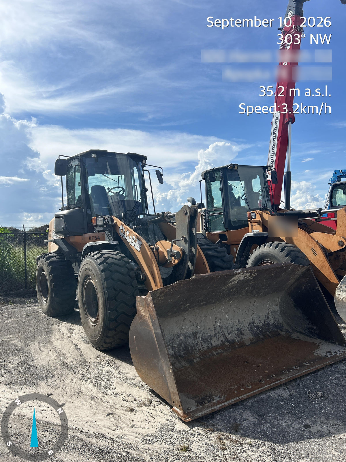 2017 Case 621G CLOSED CAB, JRB 416 STYLE HYD COUPLER