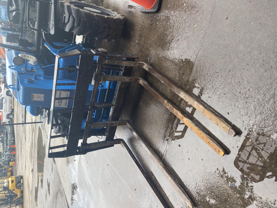 2018 Genie GTH-5519 Genie GTH-5519 Telehandler w/Enclosed Cab w/HVAC, 48" Carriage/Forks, Solid RT Tires, Work Light Package